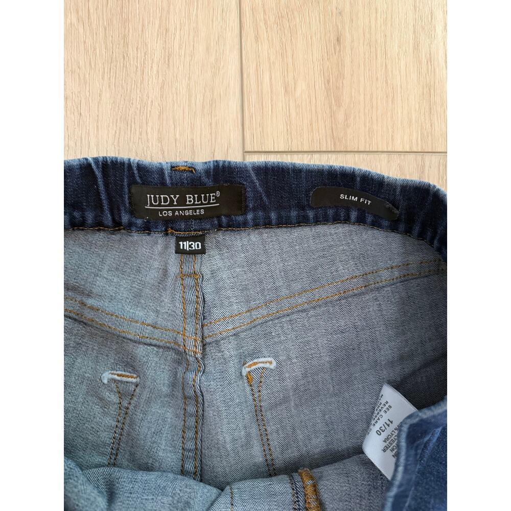 Judy Blue Women's Dark Wash Slim Fit Jean Sz 11/30 - Picture 4 of 8